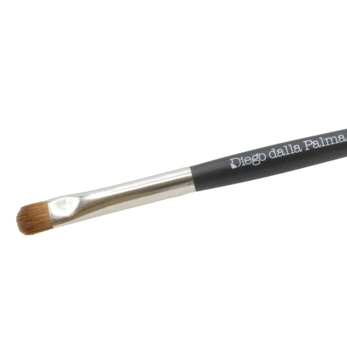 Diego Dalla Palma Eye Brush No. 8 – Tester