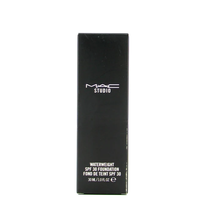 MAC Studio Waterweight NW50
